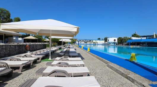 Открытый бассейн