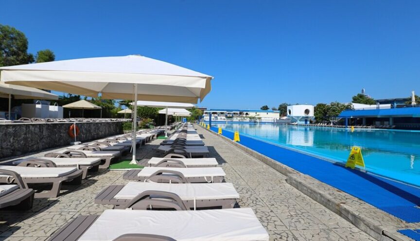 Открытый бассейн